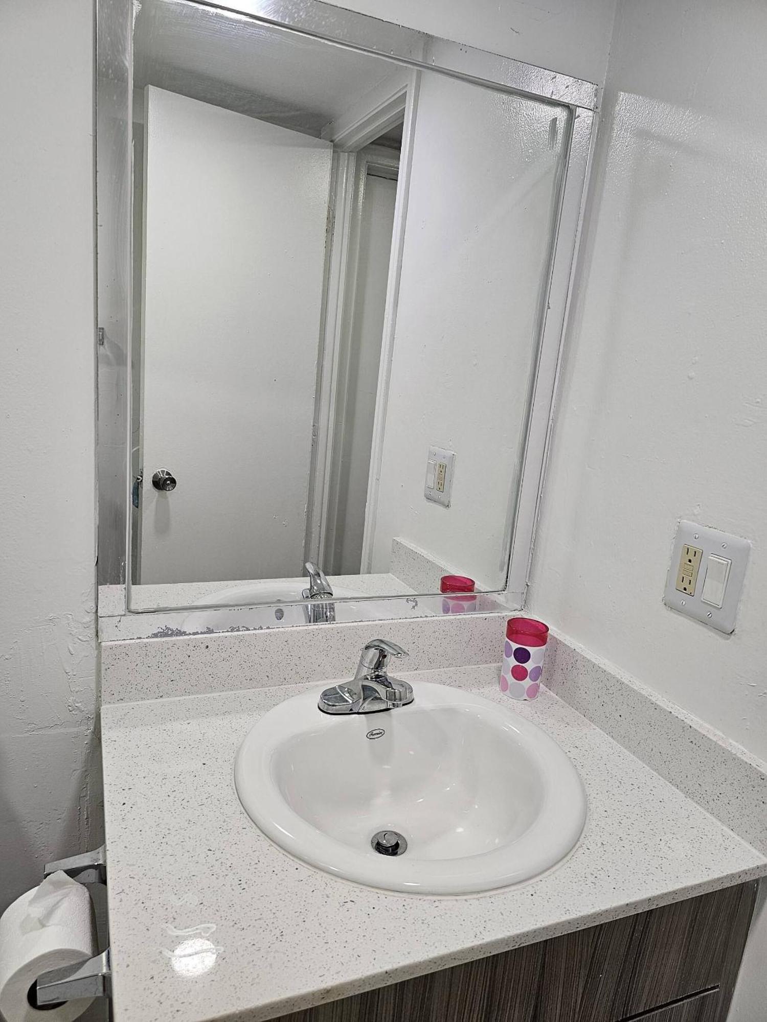 Room In Apartment - The Sample Rd Retreats Pompano Beach Exterior foto
